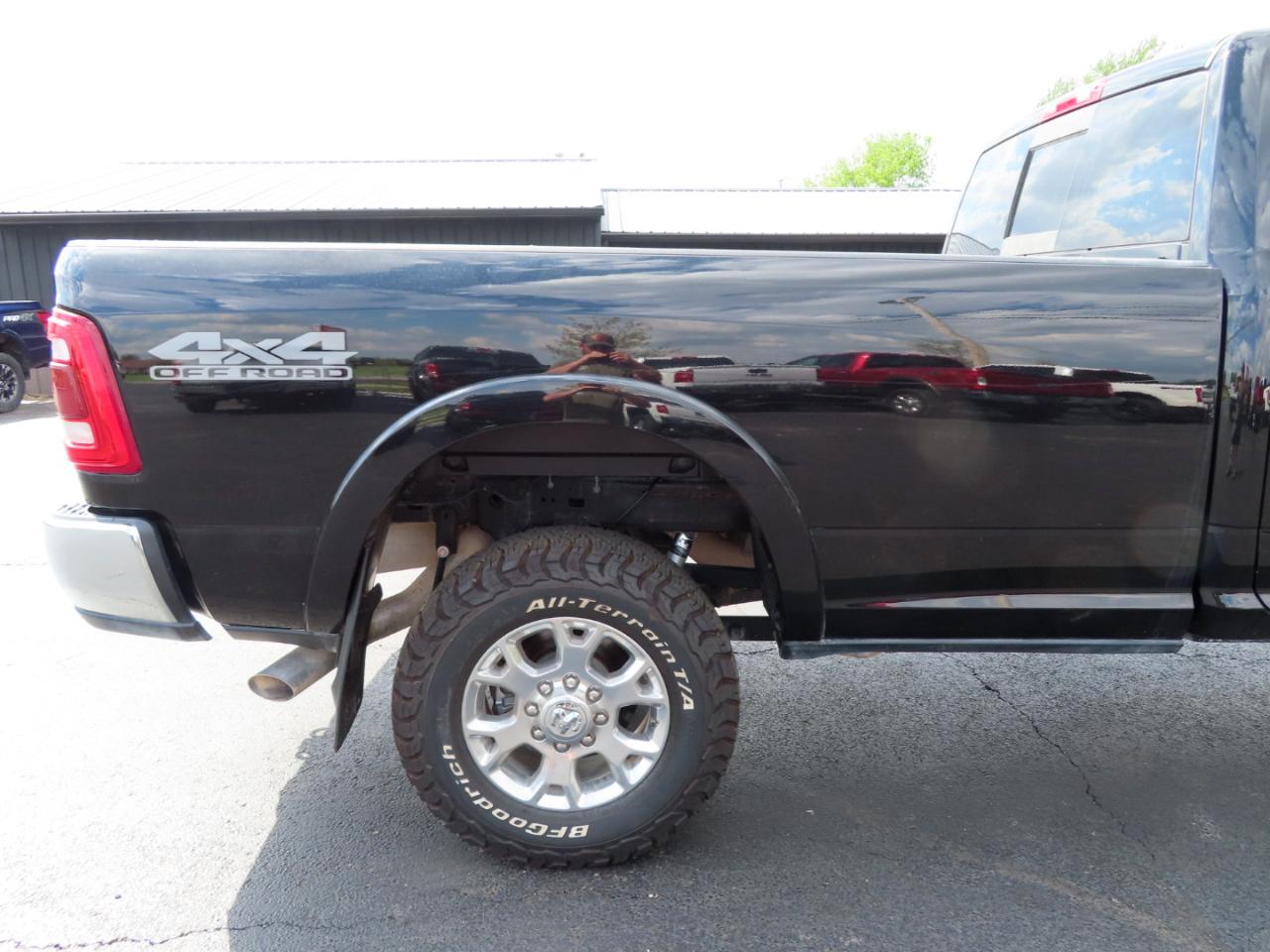 RAM 2500 Laramie 4x4 Crew Cab 8' Box 2022