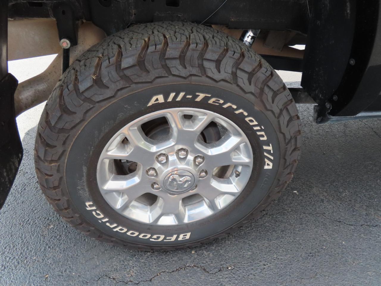 RAM 2500 Laramie 4x4 Crew Cab 8' Box 2022