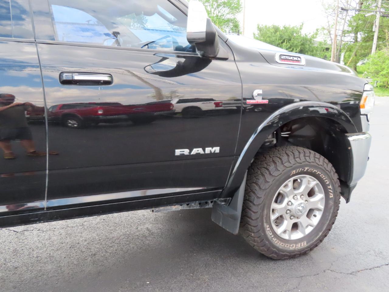 RAM 2500 Laramie 4x4 Crew Cab 8' Box 2022