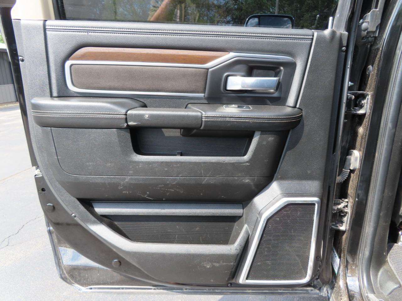 RAM 2500 Laramie 4x4 Crew Cab 8' Box 2022