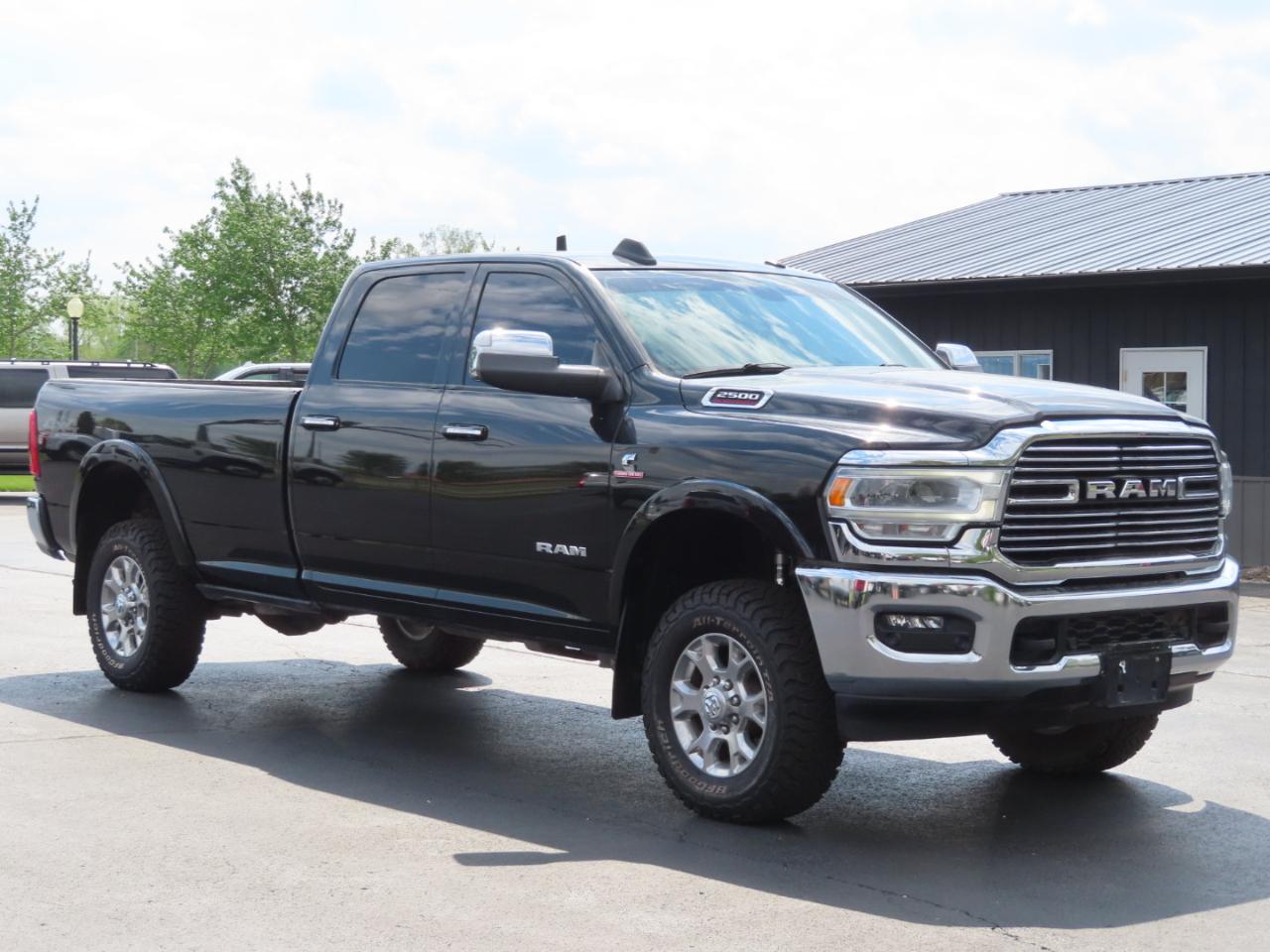 RAM 2500 Laramie 4x4 Crew Cab 8' Box 2022