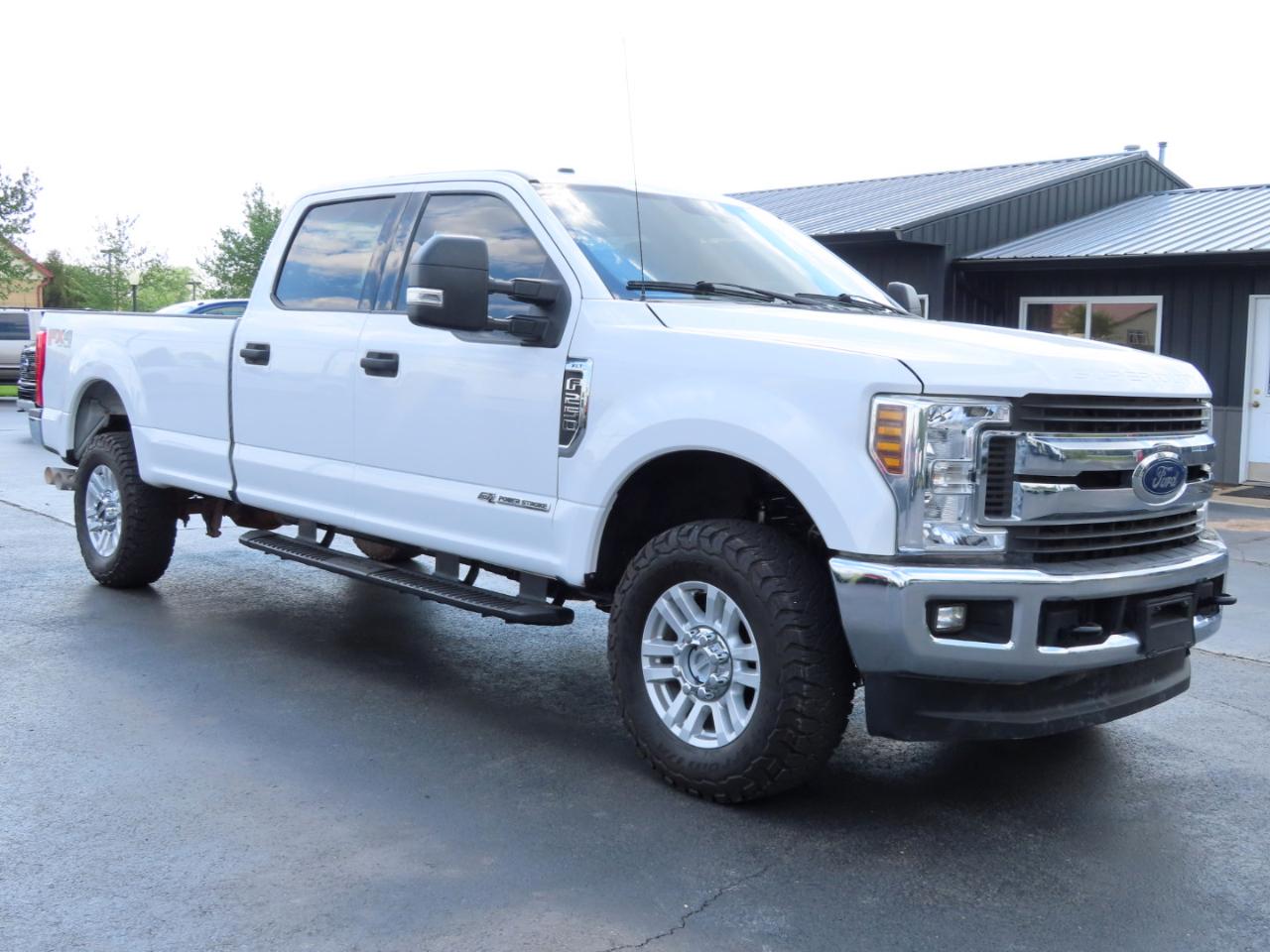 Ford Super Duty F-250 SRW XLT 4WD Crew Cab 8' Box 2019