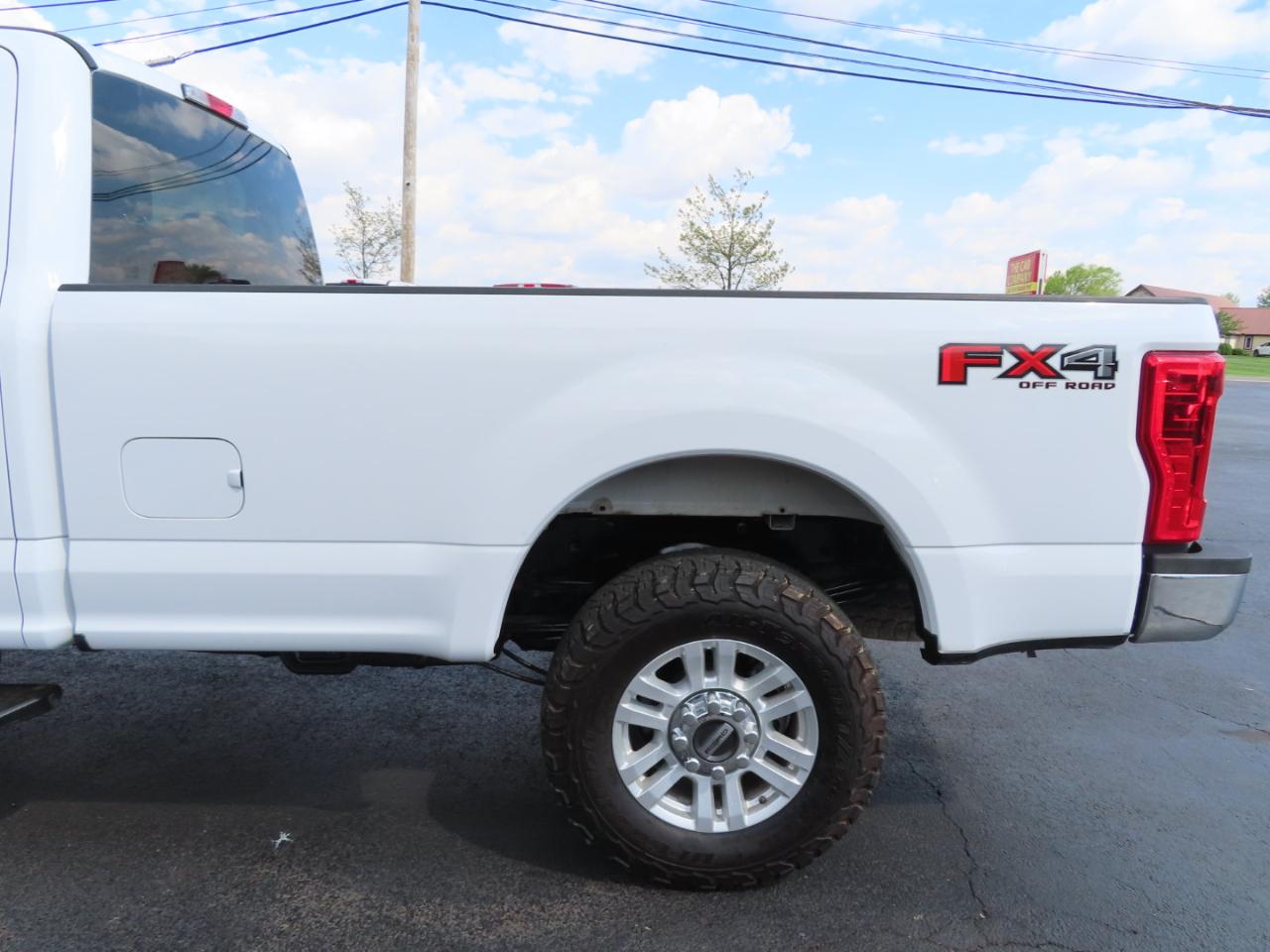 Ford Super Duty F-250 SRW XLT 4WD Crew Cab 8' Box 2019