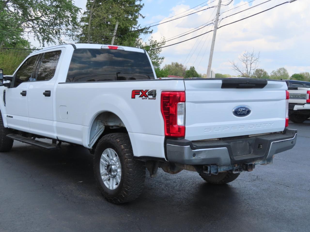 Ford Super Duty F-250 SRW XLT 4WD Crew Cab 8' Box 2019