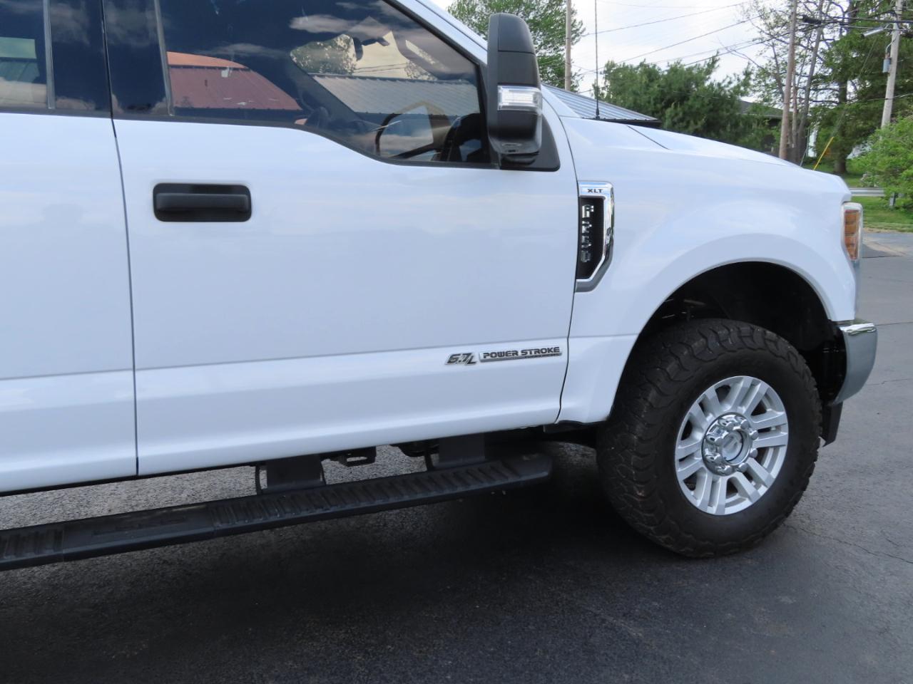 Ford Super Duty F-250 SRW XLT 4WD Crew Cab 8' Box 2019