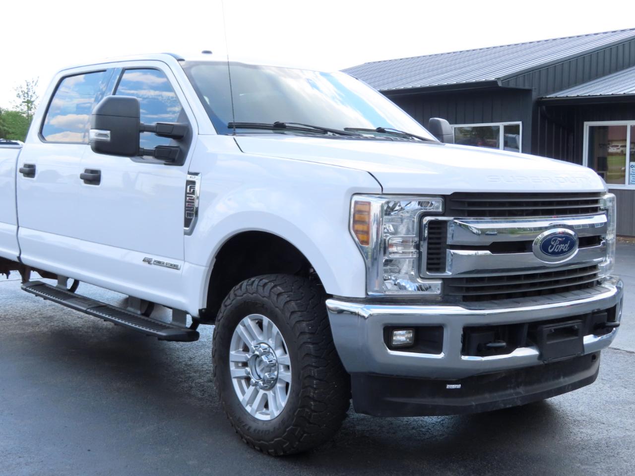 Ford Super Duty F-250 SRW XLT 4WD Crew Cab 8' Box 2019