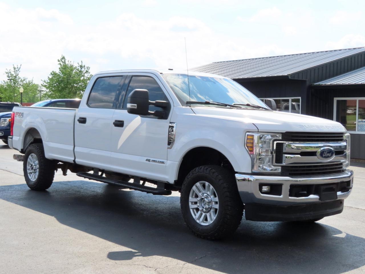 Ford Super Duty F-250 SRW XLT 4WD Crew Cab 8' Box 2019