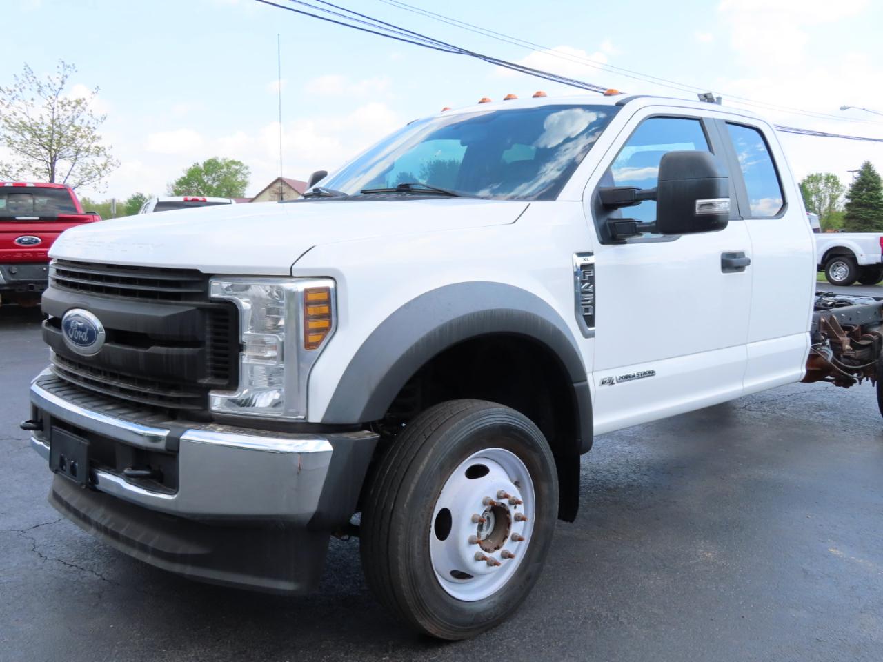 Ford Super Duty F-450 DRW XL 4WD SuperCab 168" WB 60" CA 2019