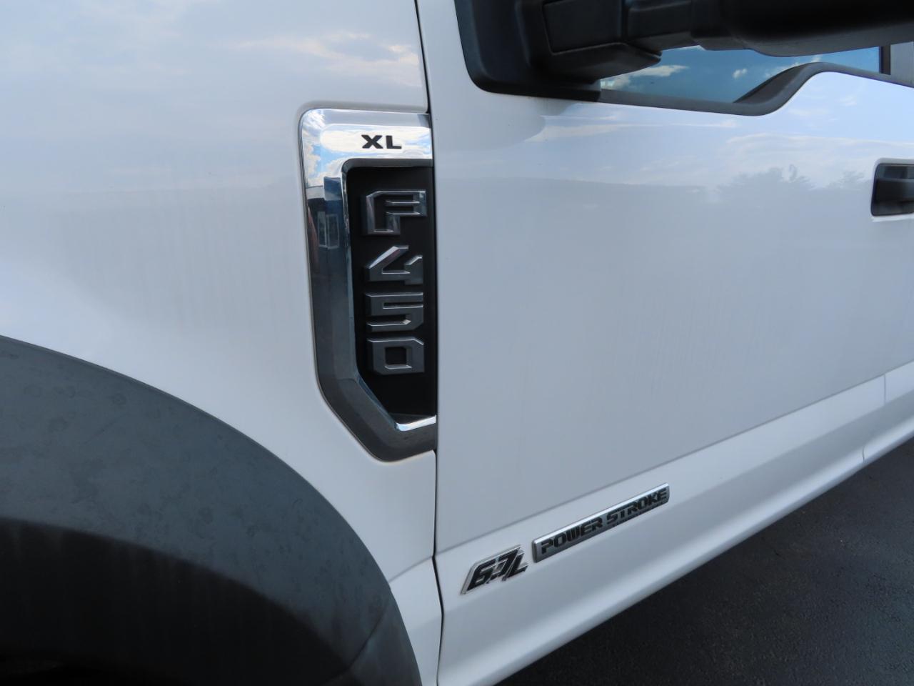 Ford Super Duty F-450 DRW XL 4WD SuperCab 168" WB 60" CA 2019