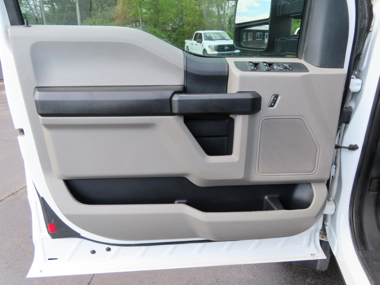 Ford Super Duty F-450 DRW XL 4WD SuperCab 168" WB 60" CA 2019