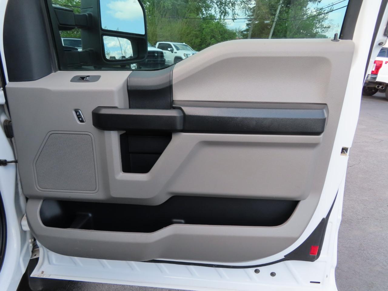 Ford Super Duty F-450 DRW XL 4WD SuperCab 168" WB 60" CA 2019