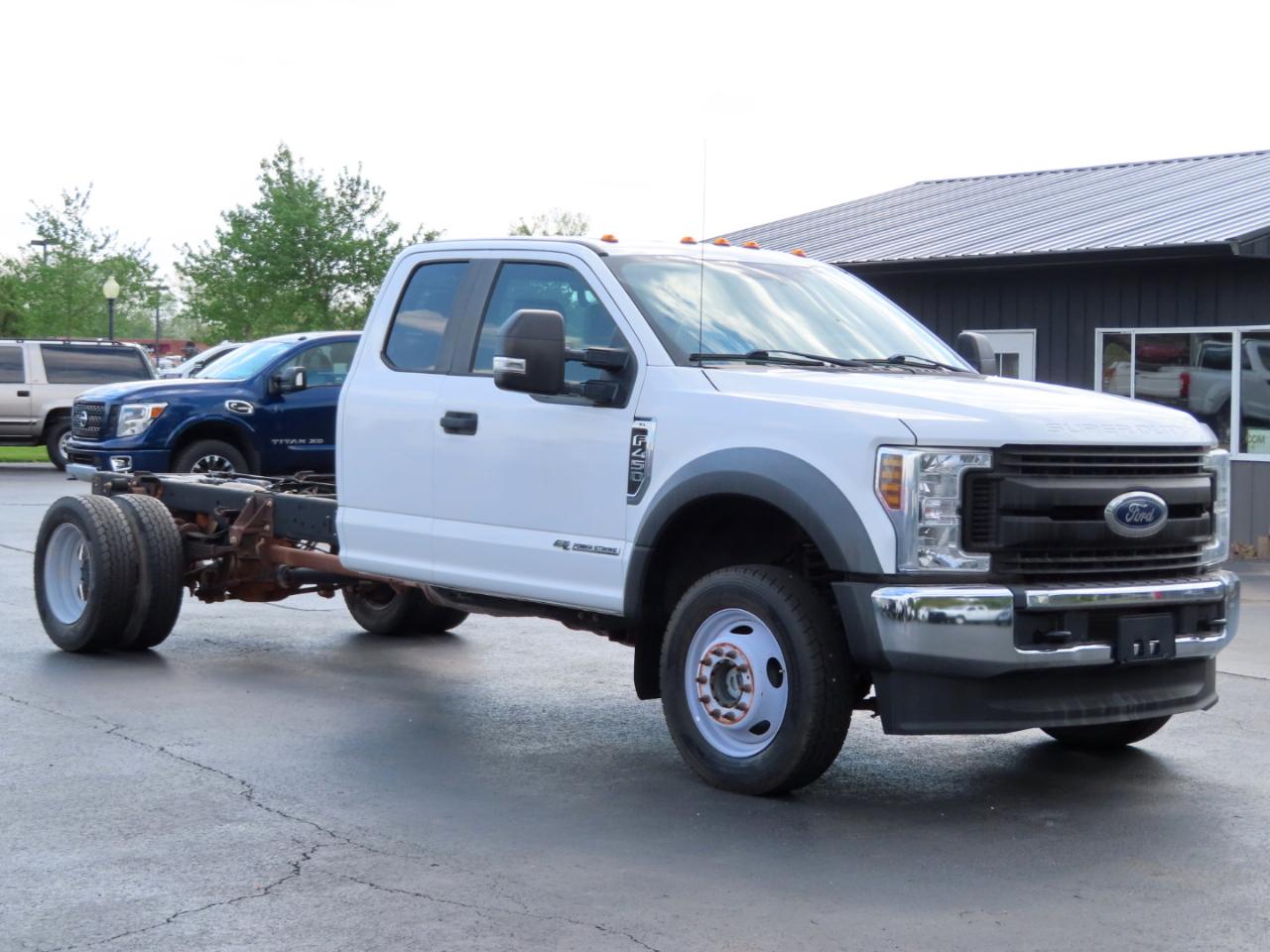 Ford Super Duty F-450 DRW XL 4WD SuperCab 168" WB 60" CA 2019