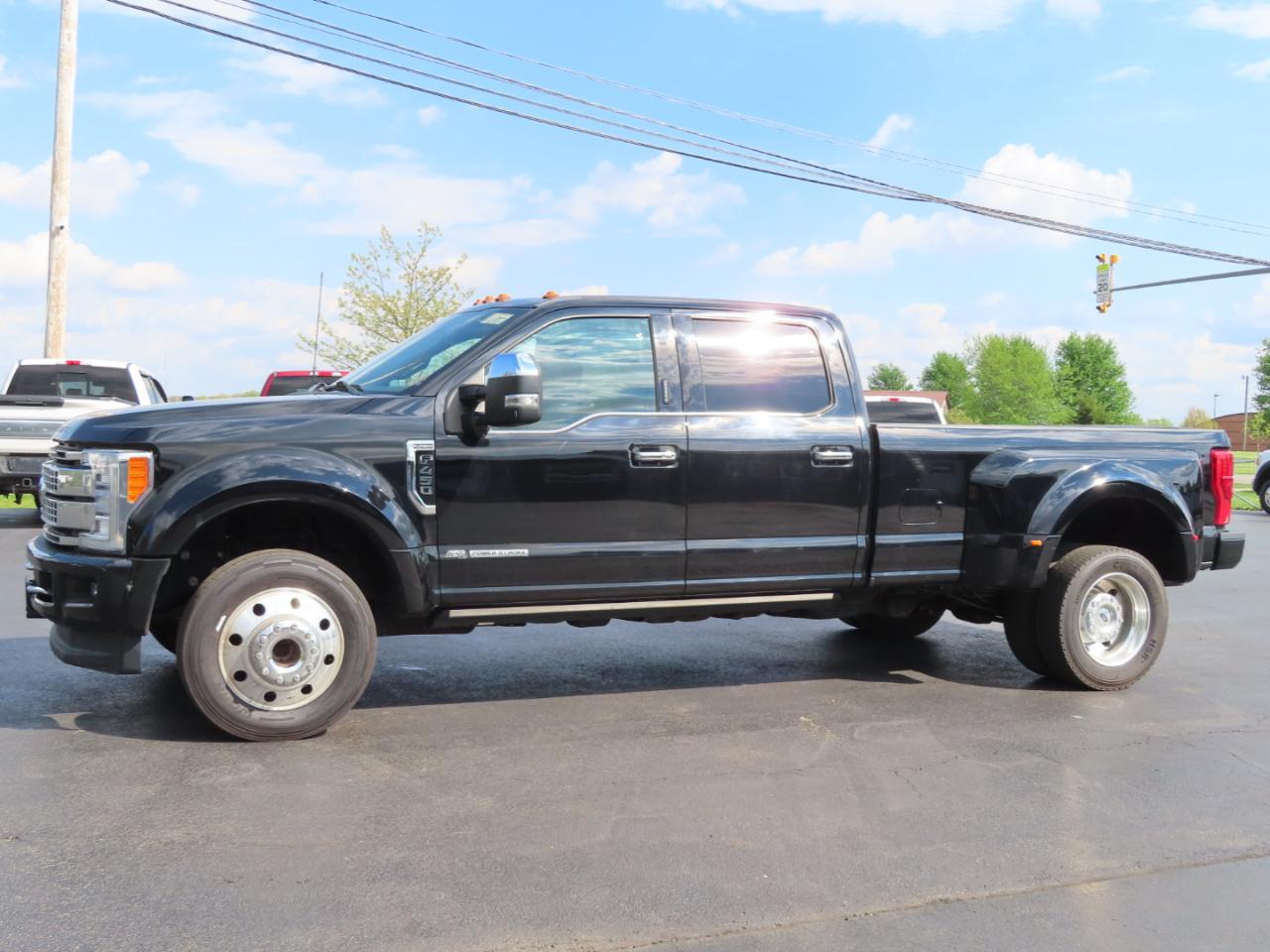 Ford Super Duty F-450 DRW Platinum 4WD Crew Cab 8' Box 2018