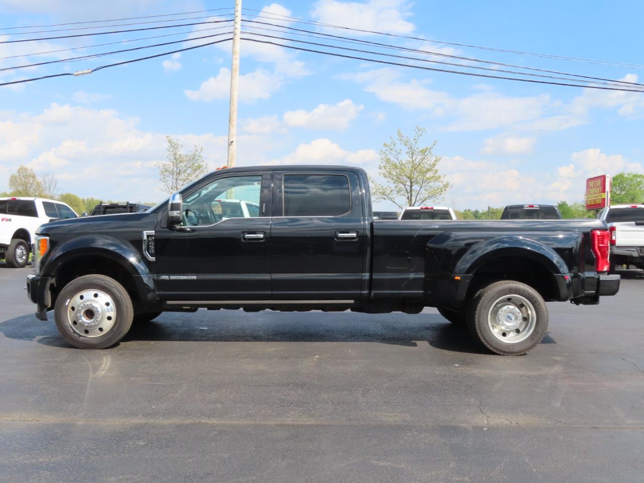 Ford Super Duty F-450 DRW Platinum 4WD Crew Cab 8' Box 2018