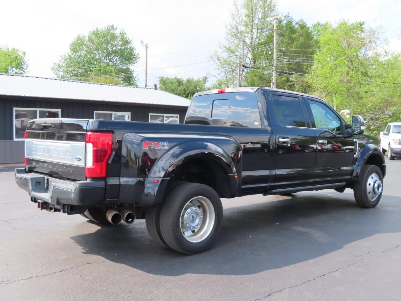Ford Super Duty F-450 DRW Platinum 4WD Crew Cab 8' Box 2018