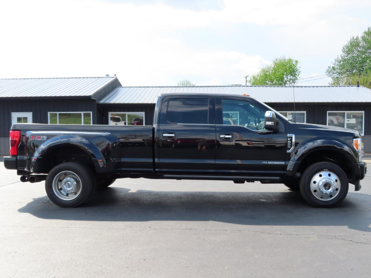 Ford Super Duty F-450 DRW Platinum 4WD Crew Cab 8' Box 2018