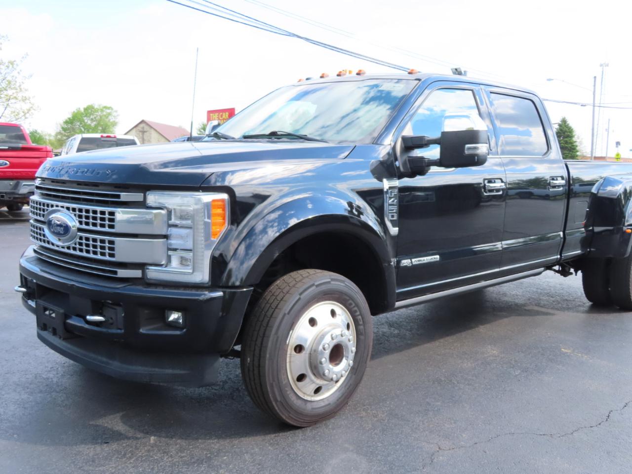 Ford Super Duty F-450 DRW Platinum 4WD Crew Cab 8' Box 2018
