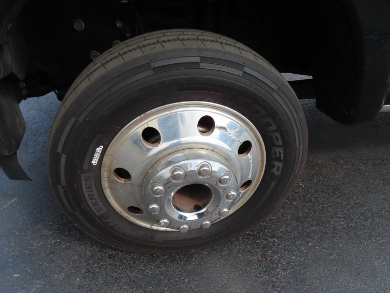 Ford Super Duty F-450 DRW Platinum 4WD Crew Cab 8' Box 2018