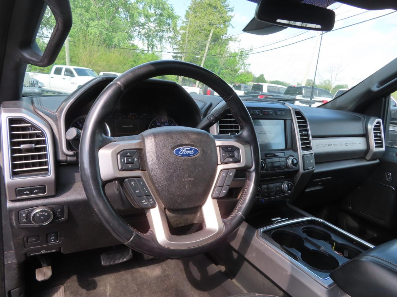 Ford Super Duty F-450 DRW Platinum 4WD Crew Cab 8' Box 2018