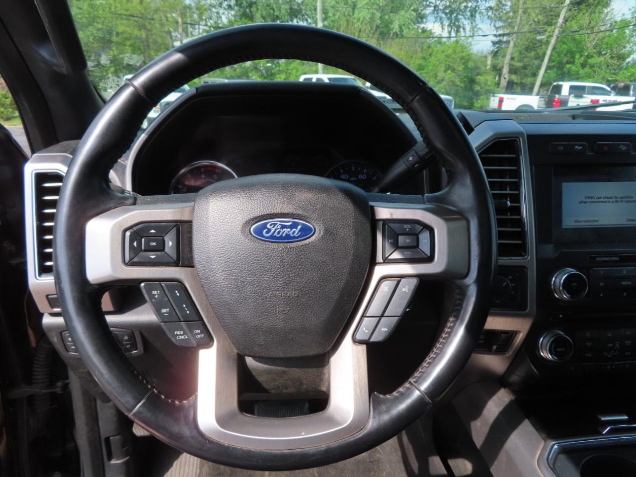 Ford Super Duty F-450 DRW Platinum 4WD Crew Cab 8' Box 2018