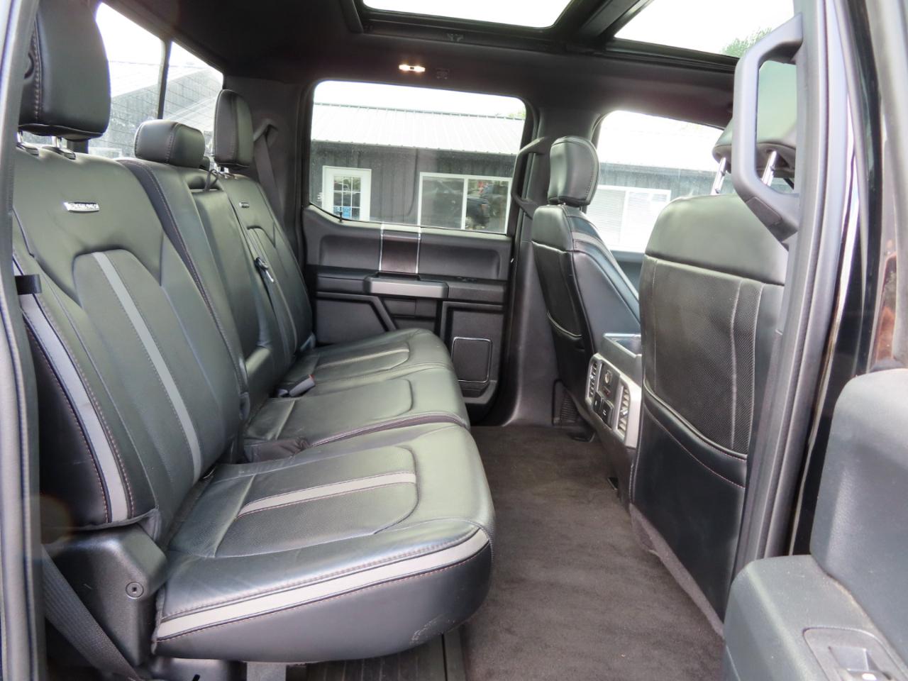 Ford Super Duty F-450 DRW Platinum 4WD Crew Cab 8' Box 2018