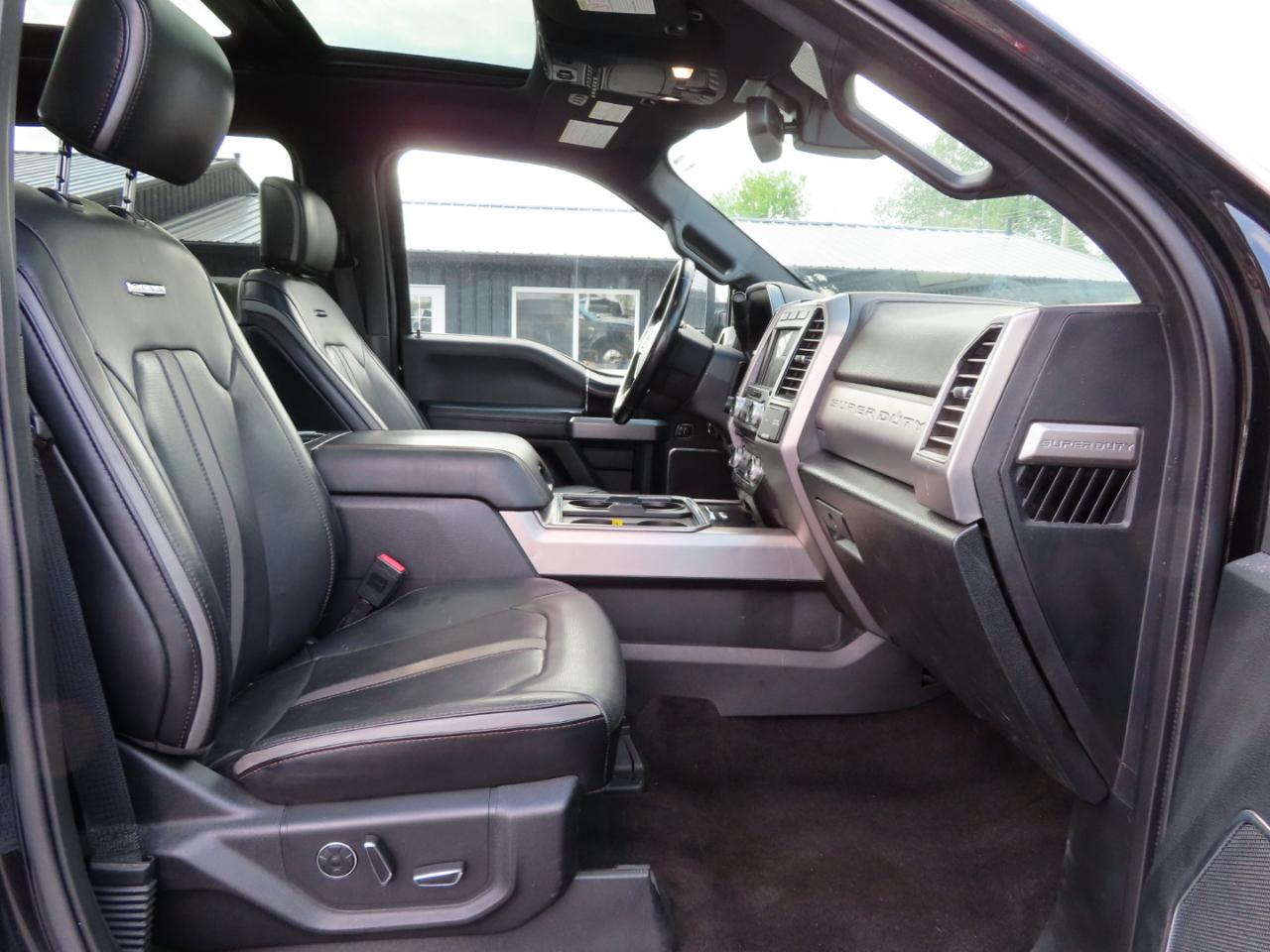 Ford Super Duty F-450 DRW Platinum 4WD Crew Cab 8' Box 2018