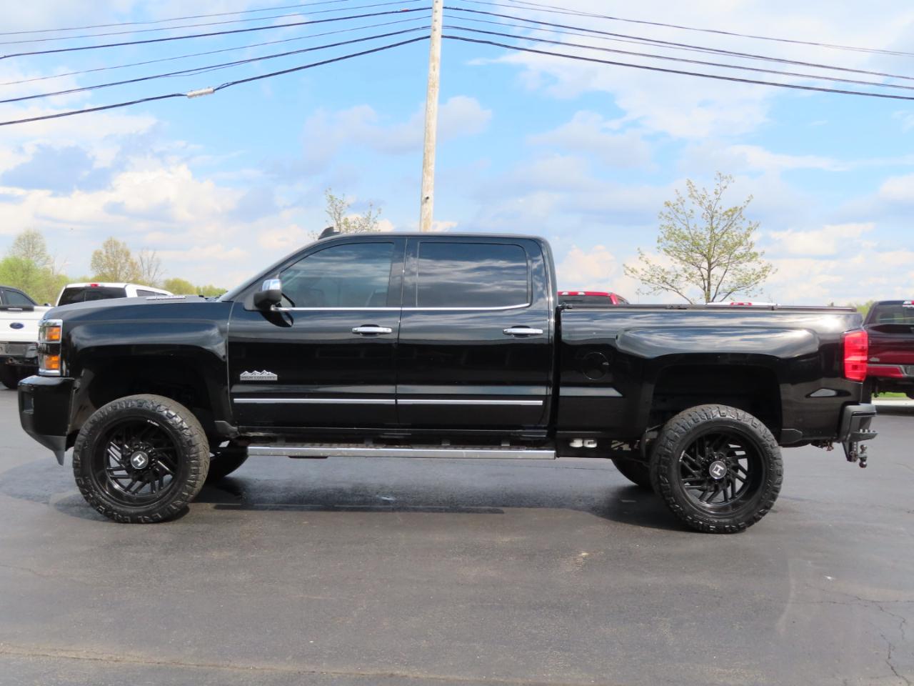 Chevrolet Silverado 2500HD Built After Aug 14 4WD Crew Cab 153.7" High Country 2015