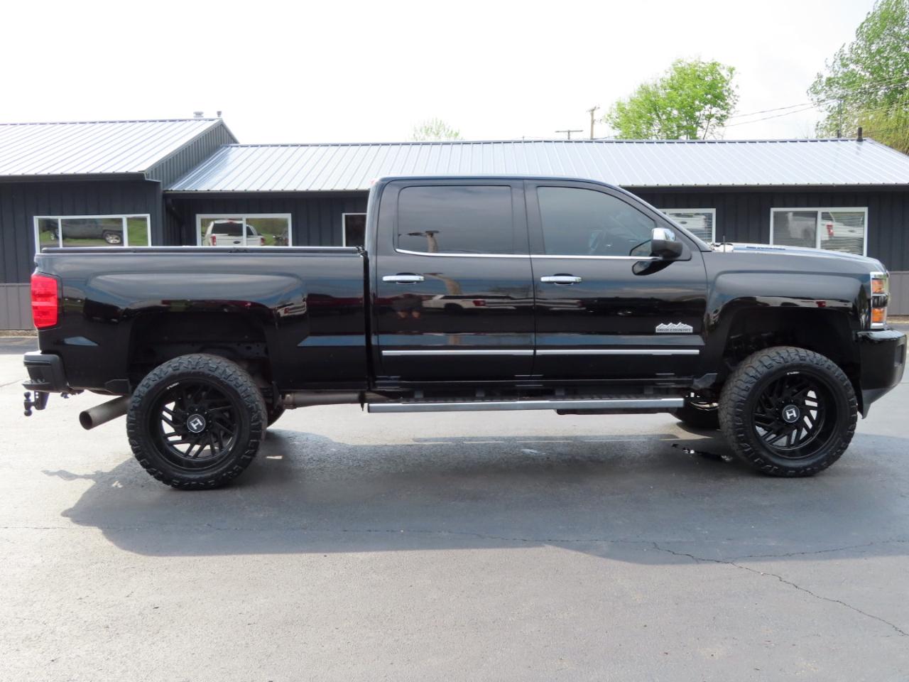 Chevrolet Silverado 2500HD Built After Aug 14 4WD Crew Cab 153.7" High Country 2015