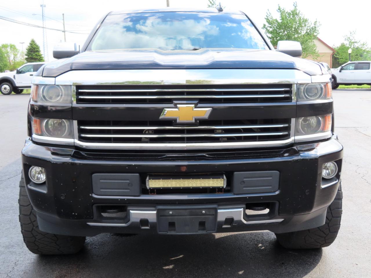 Chevrolet Silverado 2500HD Built After Aug 14 4WD Crew Cab 153.7" High Country 2015