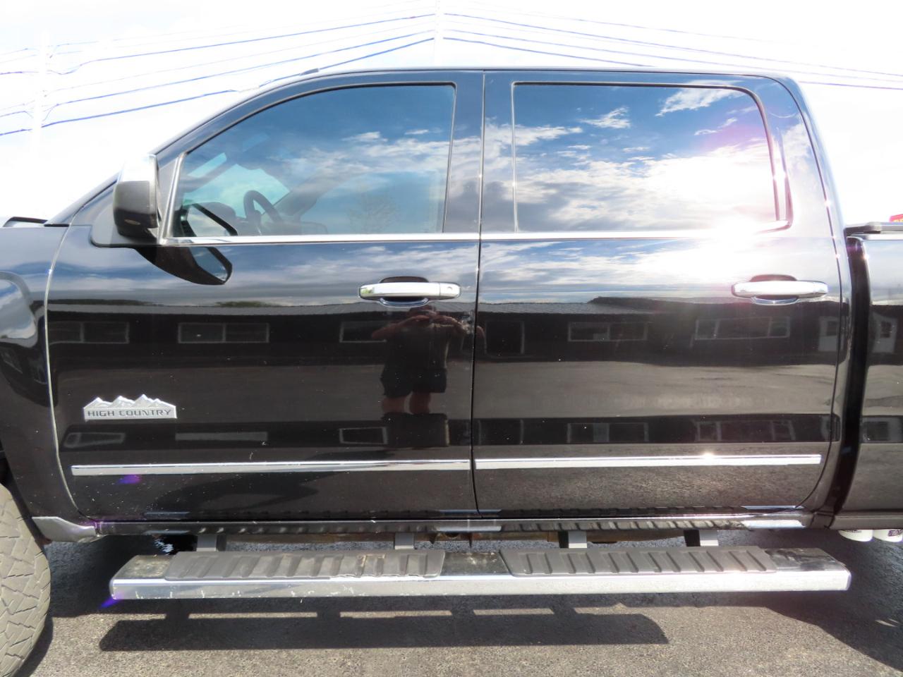 Chevrolet Silverado 2500HD Built After Aug 14 4WD Crew Cab 153.7" High Country 2015