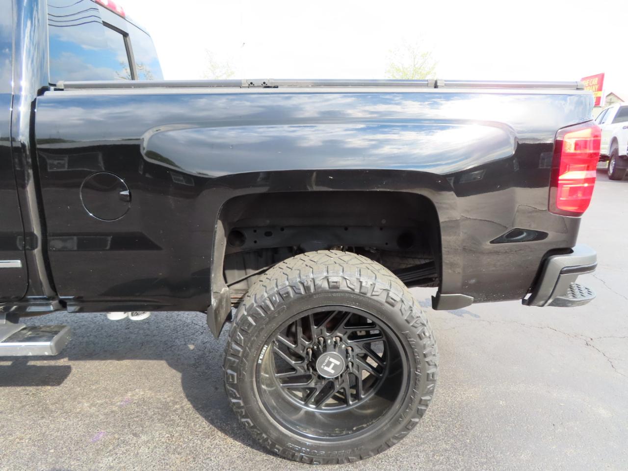 Chevrolet Silverado 2500HD Built After Aug 14 4WD Crew Cab 153.7" High Country 2015