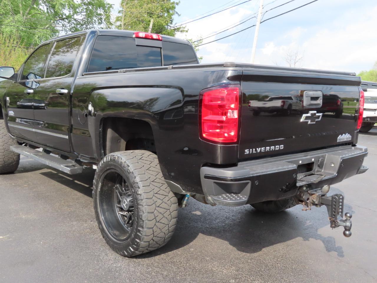Chevrolet Silverado 2500HD Built After Aug 14 4WD Crew Cab 153.7" High Country 2015