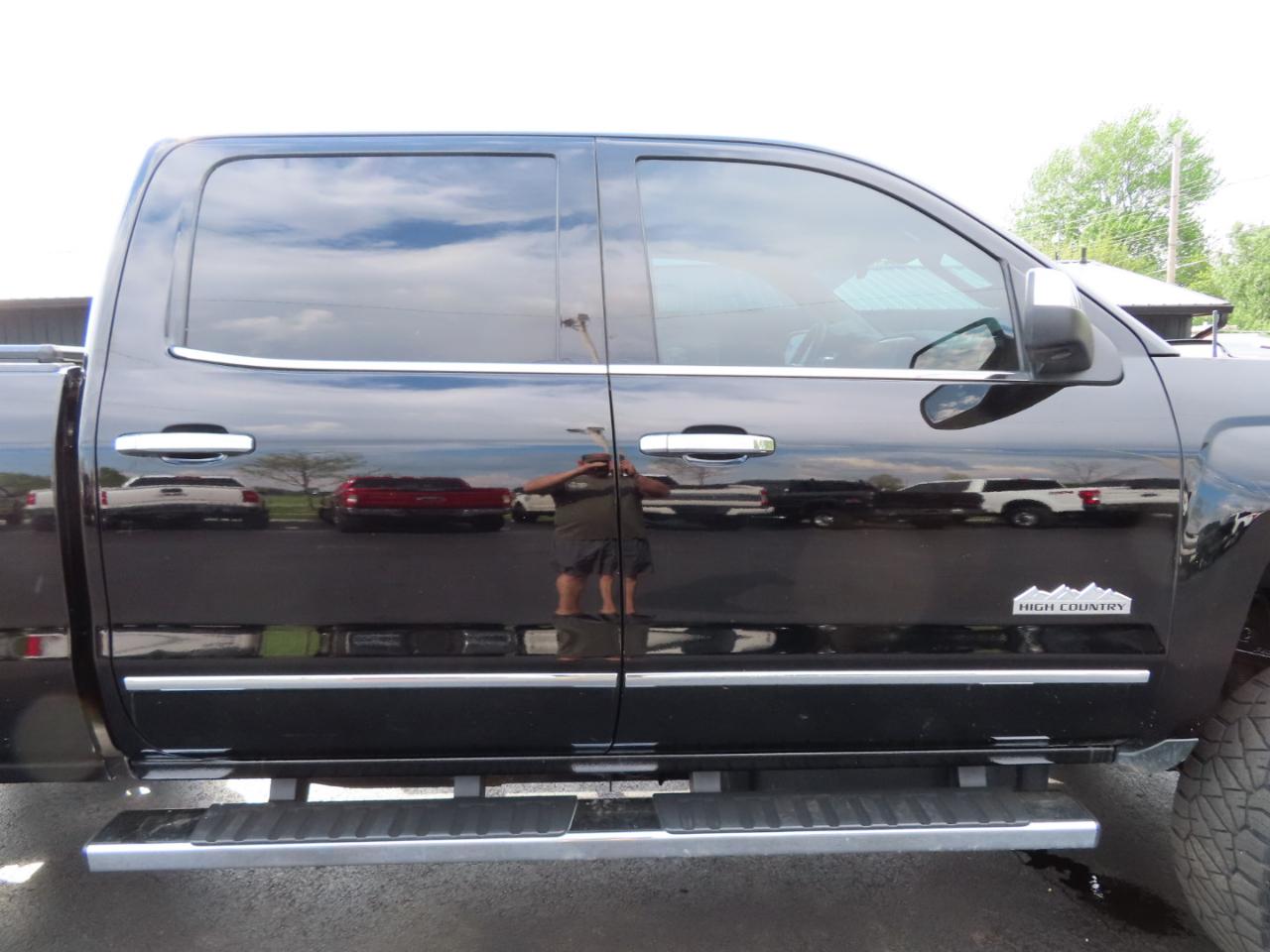 Chevrolet Silverado 2500HD Built After Aug 14 4WD Crew Cab 153.7" High Country 2015