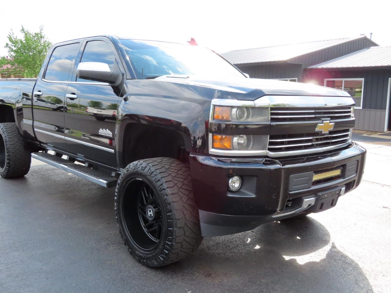 Chevrolet Silverado 2500HD Built After Aug 14 4WD Crew Cab 153.7" High Country 2015