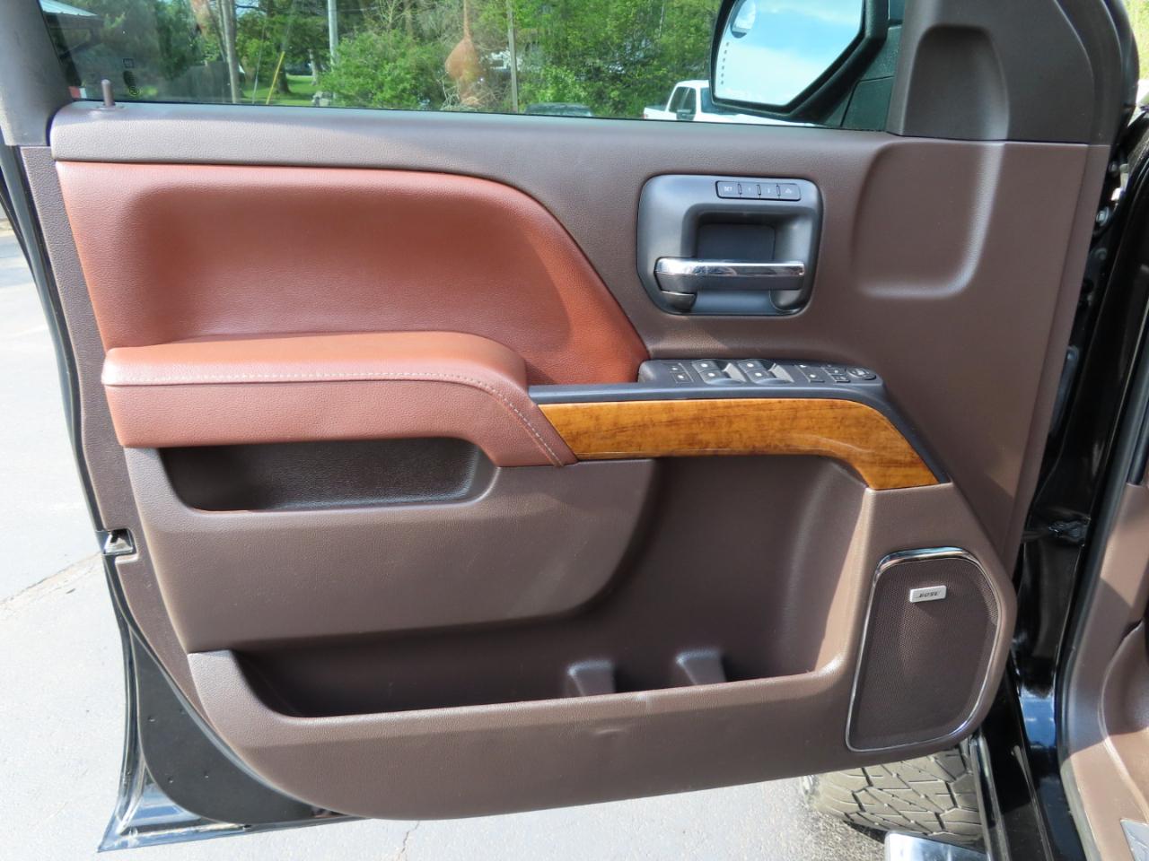 Chevrolet Silverado 2500HD Built After Aug 14 4WD Crew Cab 153.7" High Country 2015