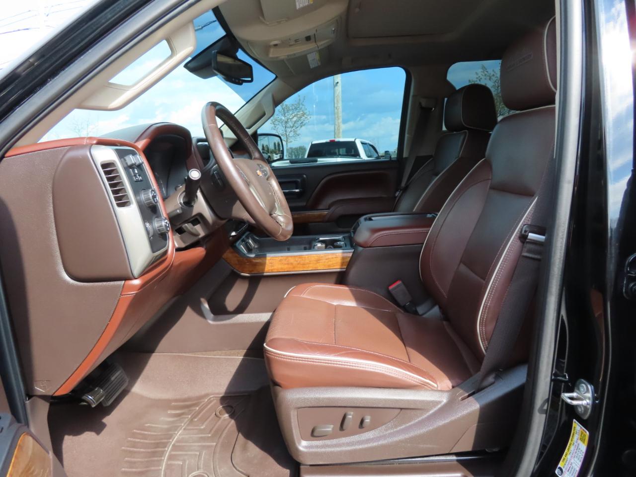 Chevrolet Silverado 2500HD Built After Aug 14 4WD Crew Cab 153.7" High Country 2015