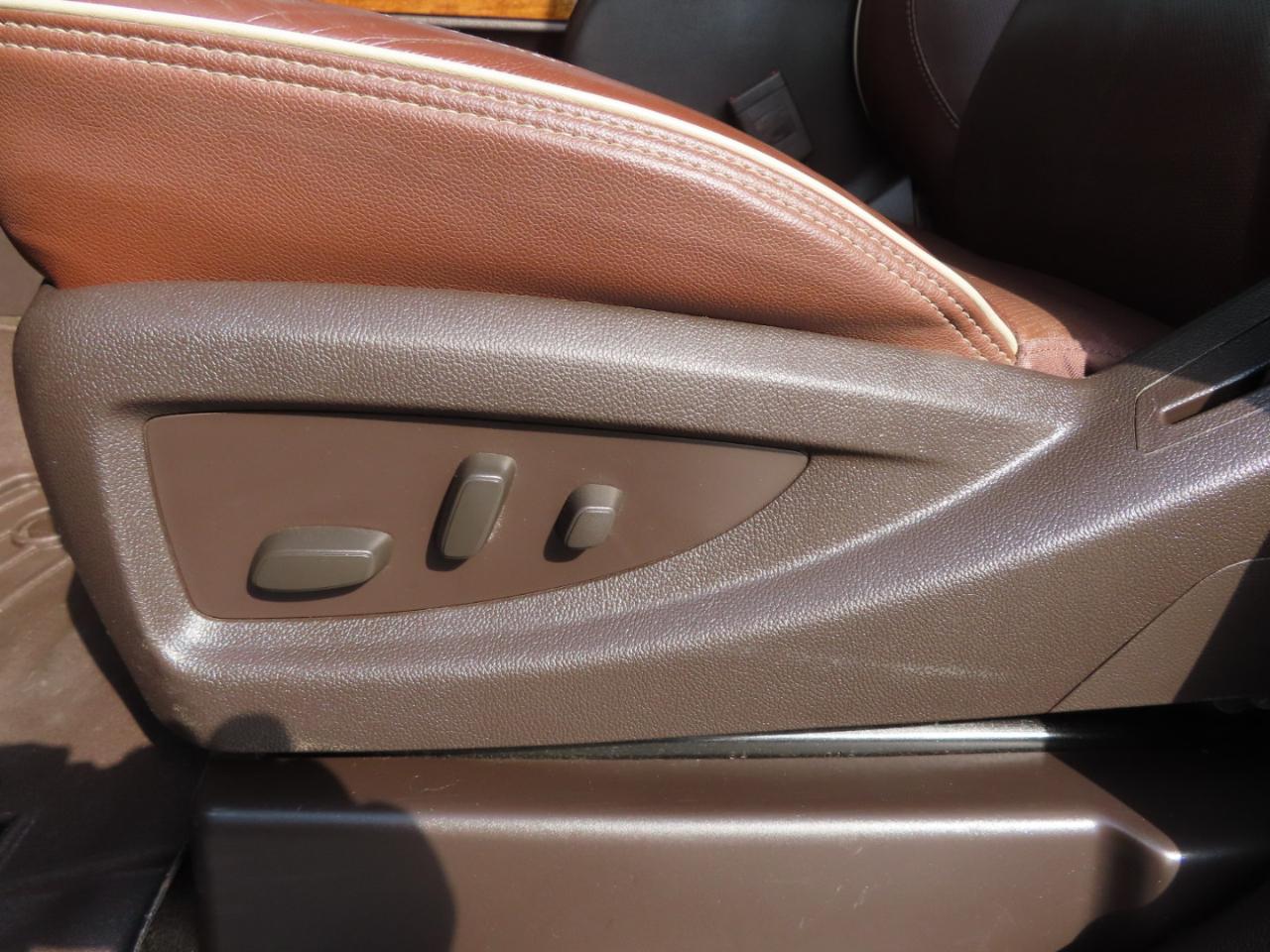 Chevrolet Silverado 2500HD Built After Aug 14 4WD Crew Cab 153.7" High Country 2015