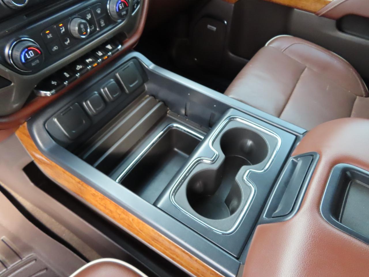 Chevrolet Silverado 2500HD Built After Aug 14 4WD Crew Cab 153.7" High Country 2015