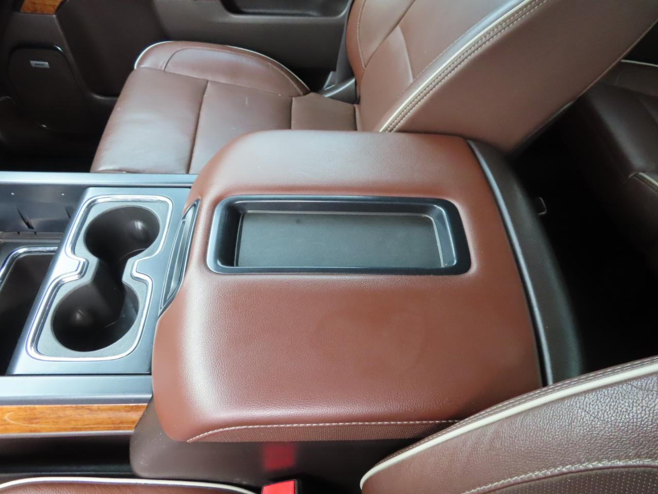 Chevrolet Silverado 2500HD Built After Aug 14 4WD Crew Cab 153.7" High Country 2015