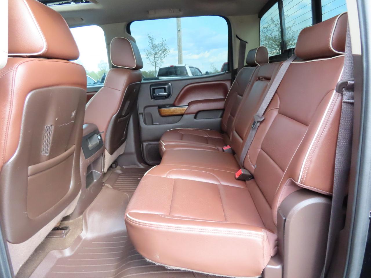 Chevrolet Silverado 2500HD Built After Aug 14 4WD Crew Cab 153.7" High Country 2015