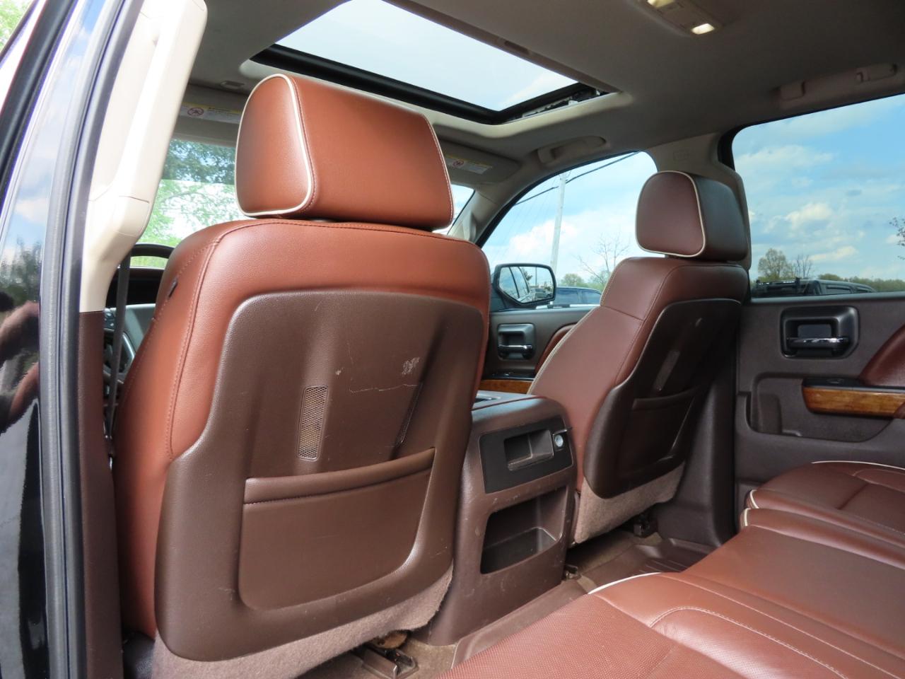 Chevrolet Silverado 2500HD Built After Aug 14 4WD Crew Cab 153.7" High Country 2015