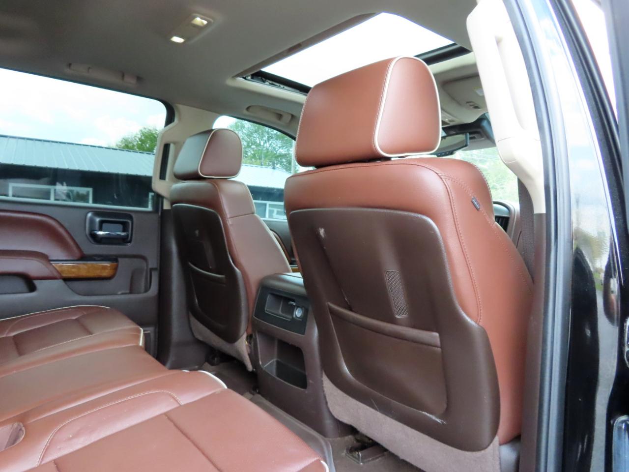 Chevrolet Silverado 2500HD Built After Aug 14 4WD Crew Cab 153.7" High Country 2015