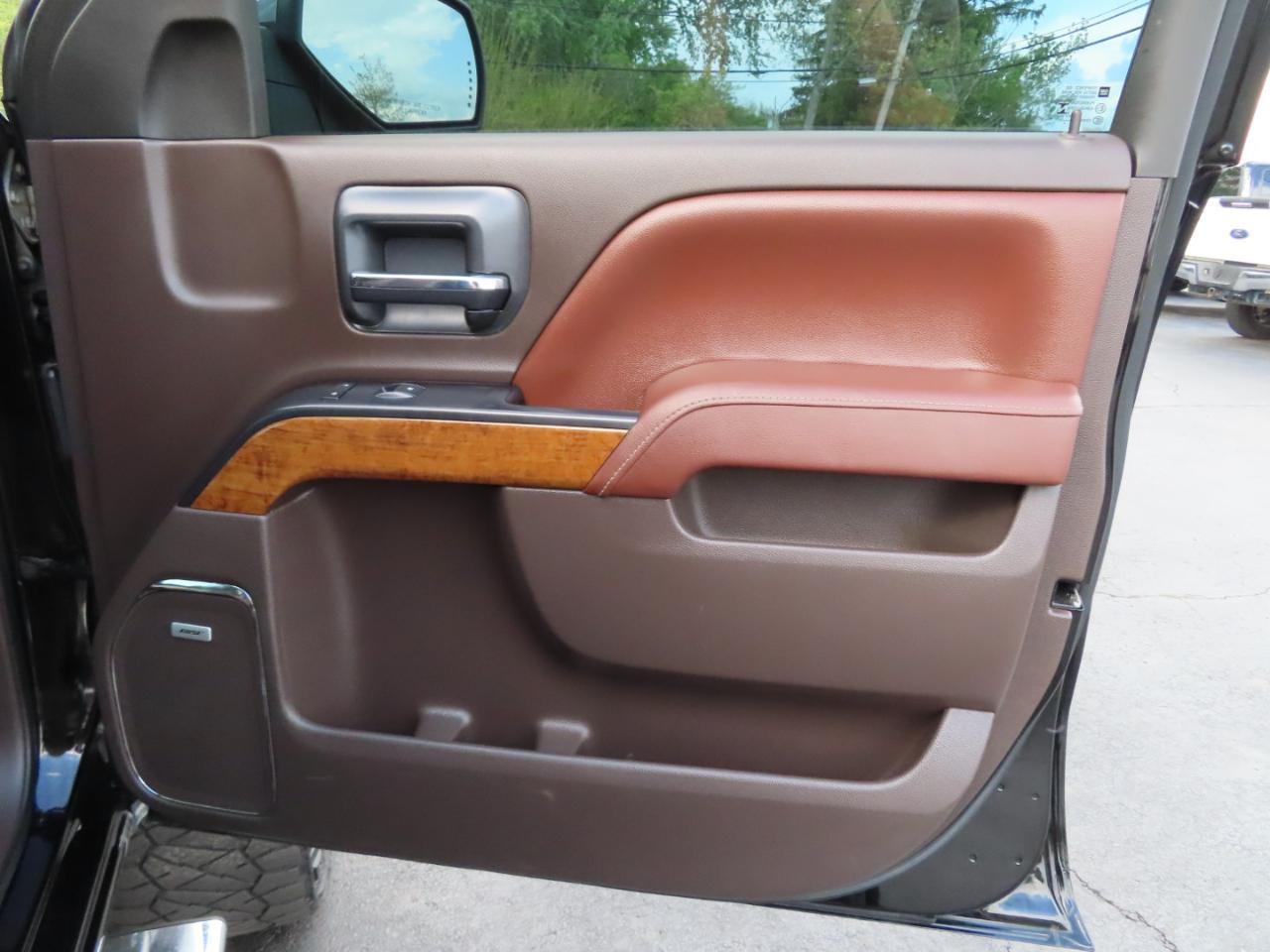 Chevrolet Silverado 2500HD Built After Aug 14 4WD Crew Cab 153.7" High Country 2015