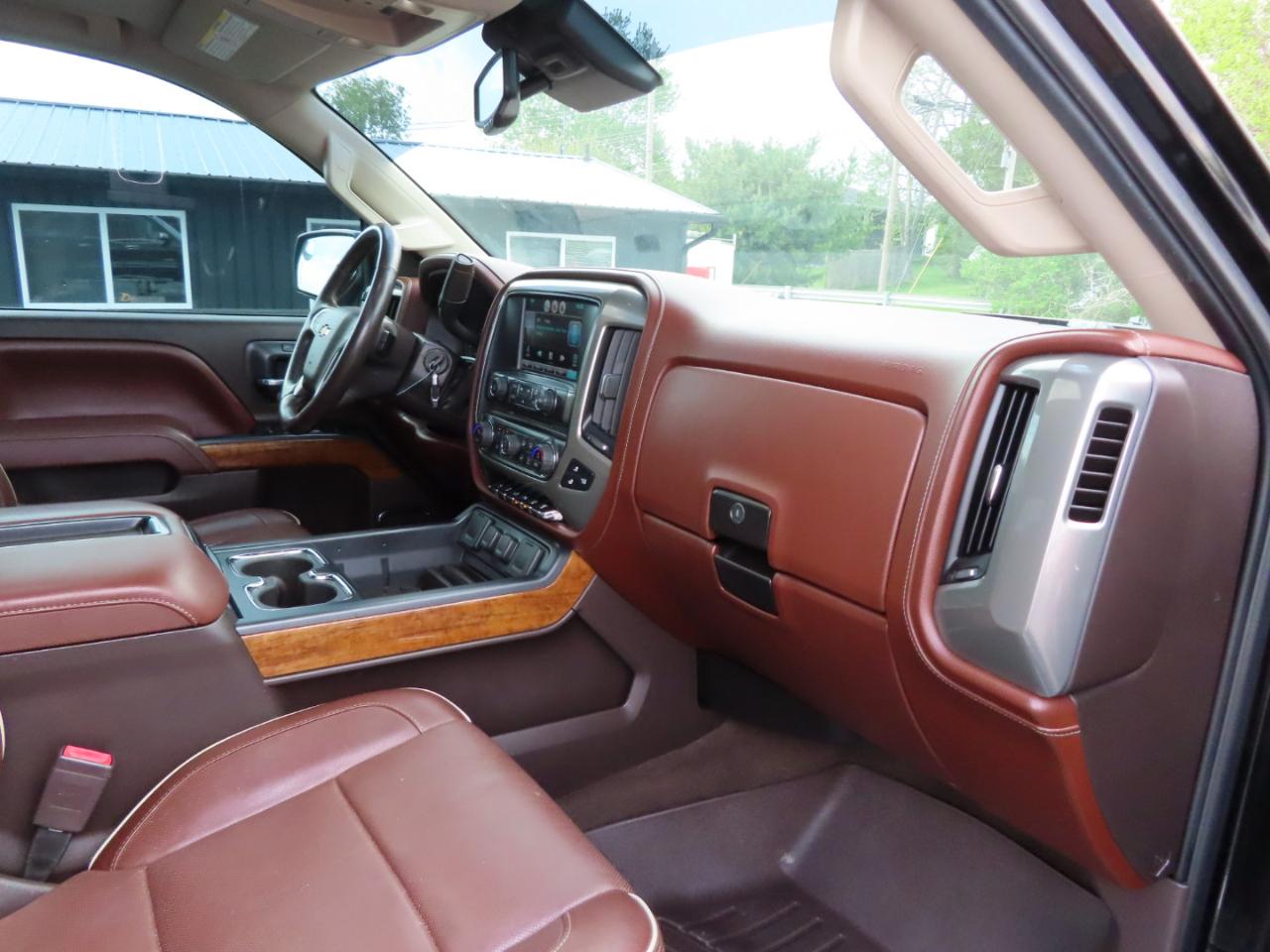 Chevrolet Silverado 2500HD Built After Aug 14 4WD Crew Cab 153.7" High Country 2015