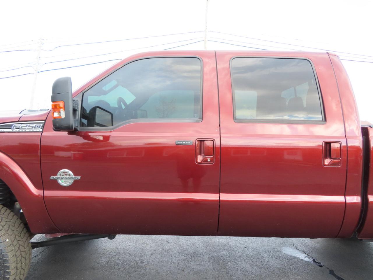 Ford Super Duty F-250 SRW 4WD Crew Cab 156" Lariat 2016