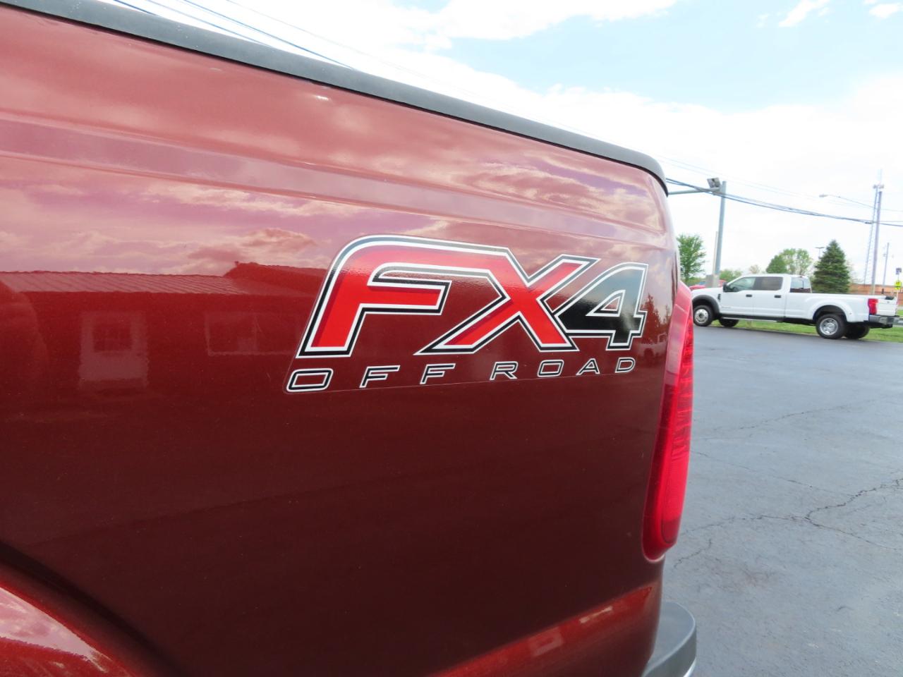 Ford Super Duty F-250 SRW 4WD Crew Cab 156" Lariat 2016