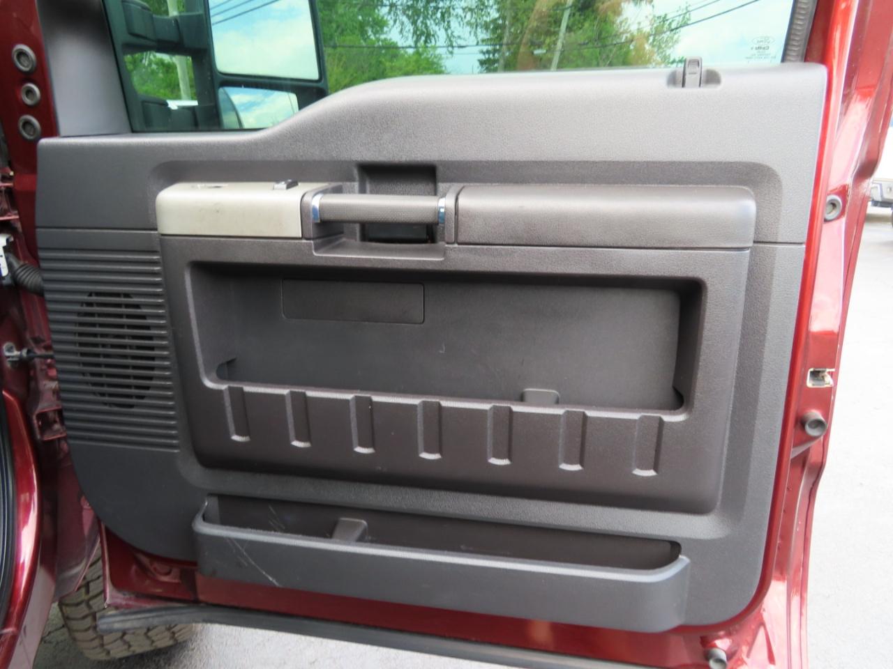 Ford Super Duty F-250 SRW 4WD Crew Cab 156" Lariat 2016