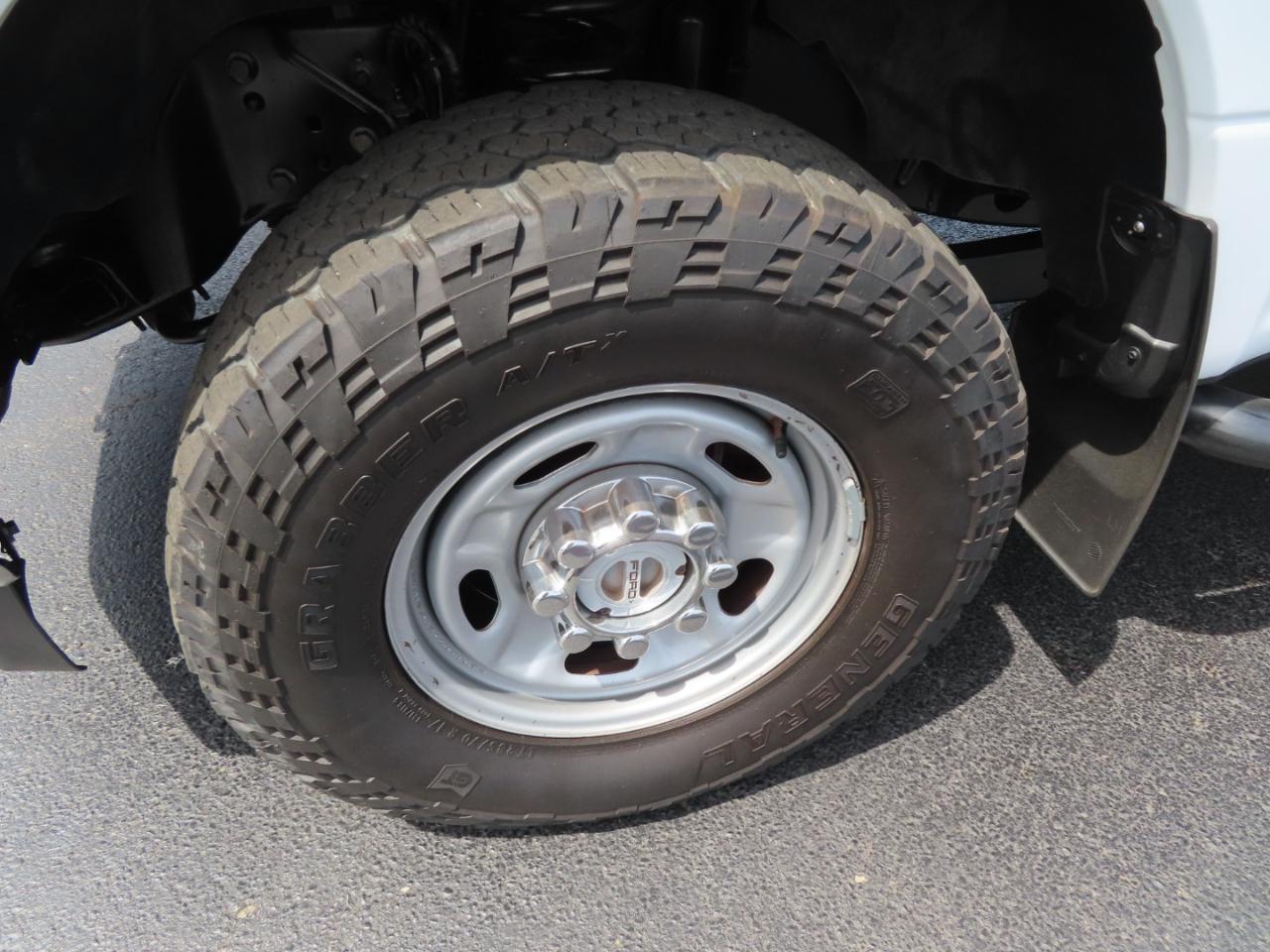 Ford Super Duty F-250 SRW XL 4WD Crew Cab 8' Box 2019