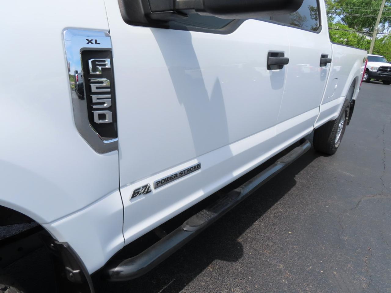 Ford Super Duty F-250 SRW XL 4WD Crew Cab 8' Box 2019