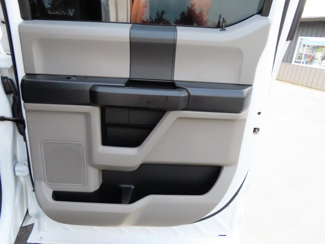 Ford Super Duty F-250 SRW XL 4WD Crew Cab 8' Box 2019